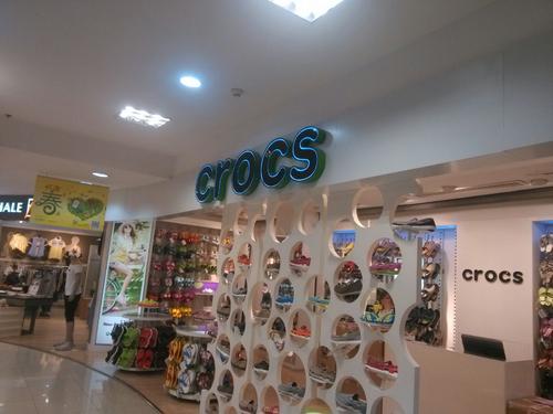 Crocs向联合国儿童基金会捐赠5万双洞洞鞋